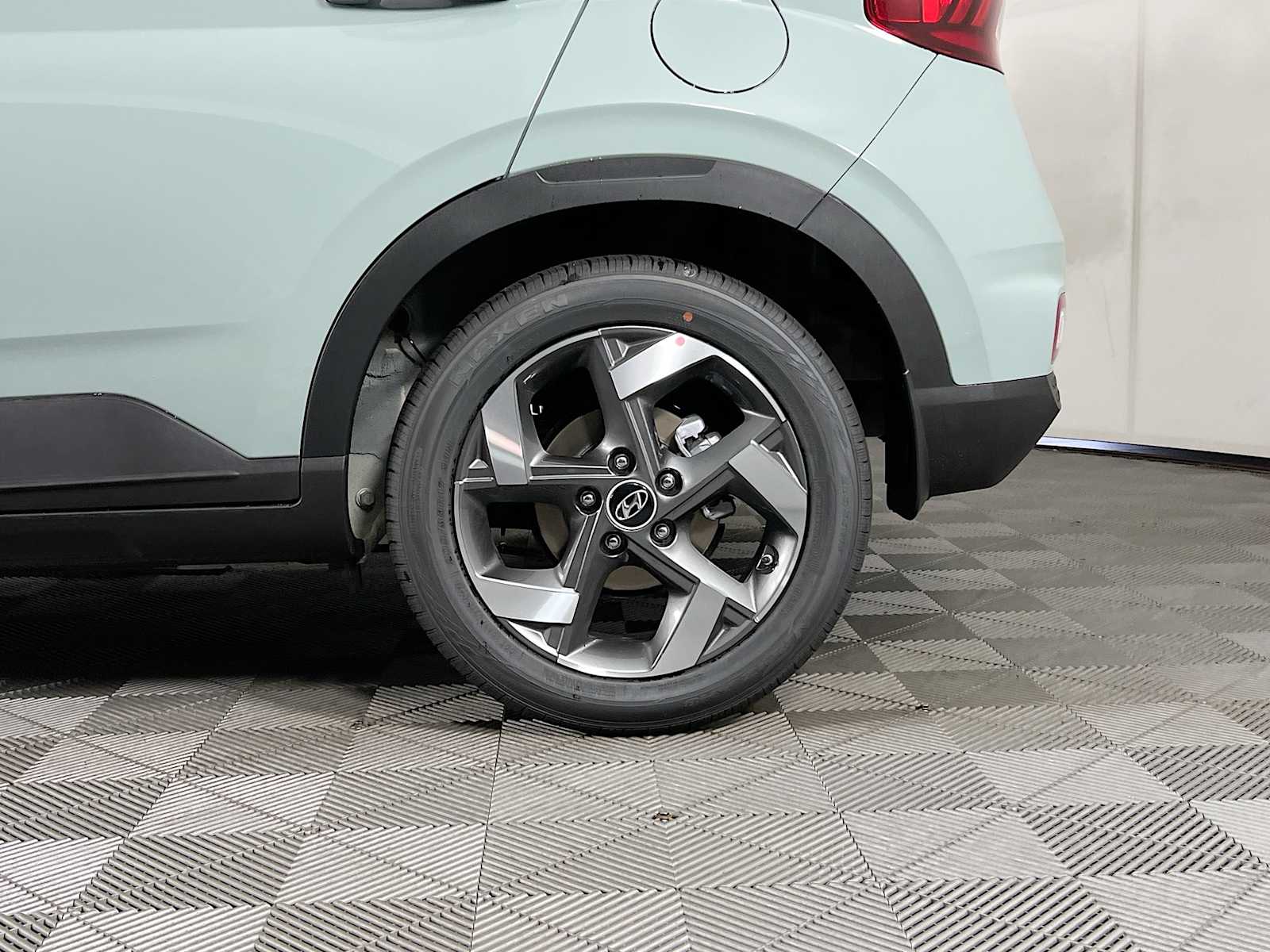 2025 Hyundai Venue Limited - Photo 19
