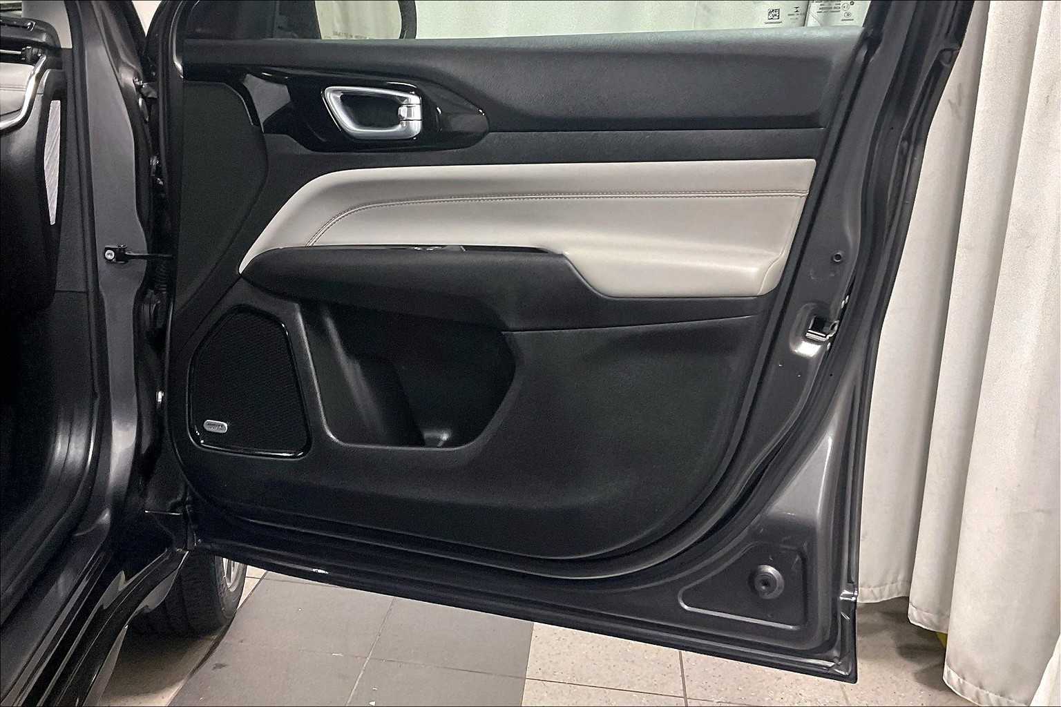 2022 Jeep Compass Limited - Photo 12