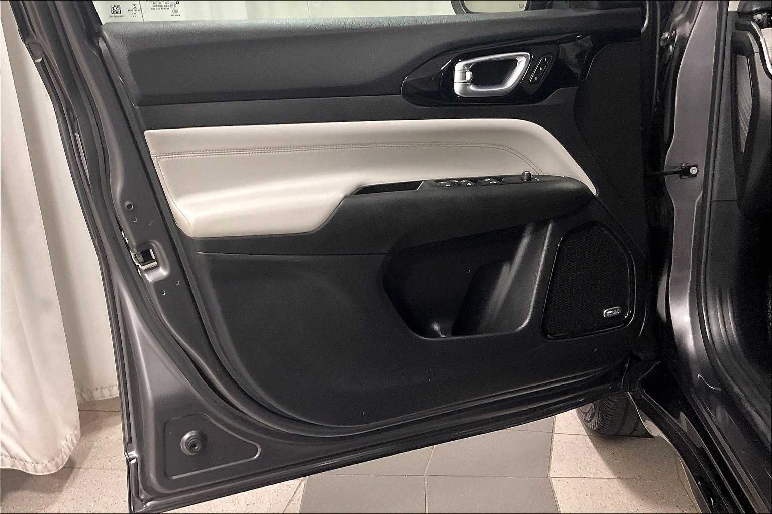 2022 Jeep Compass Limited - Photo 9
