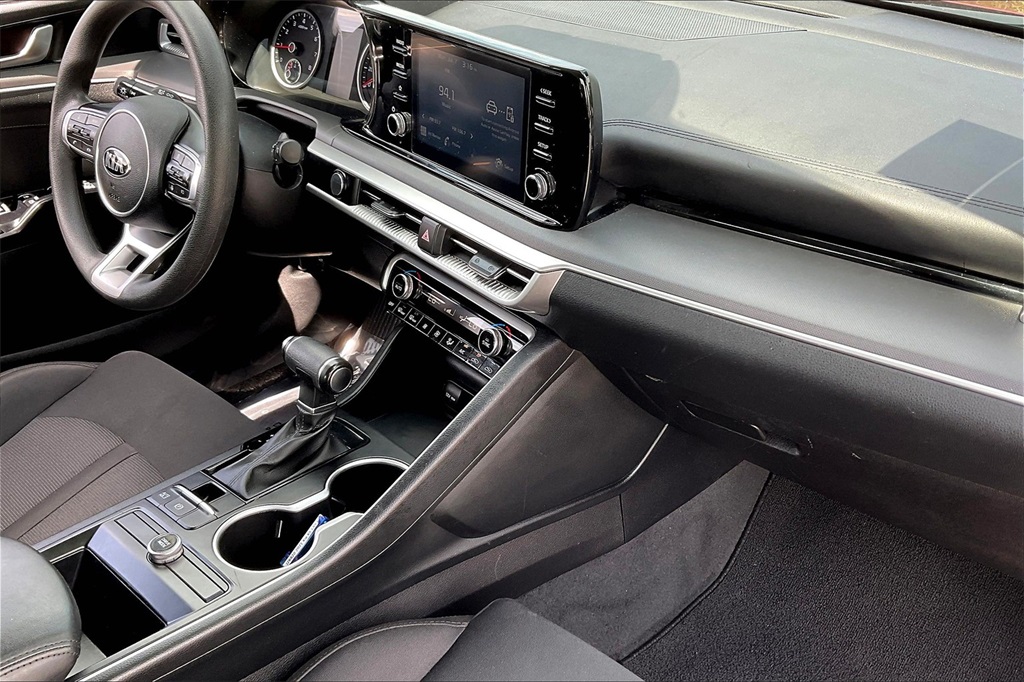 2021 Kia K5 LXS - Photo 13