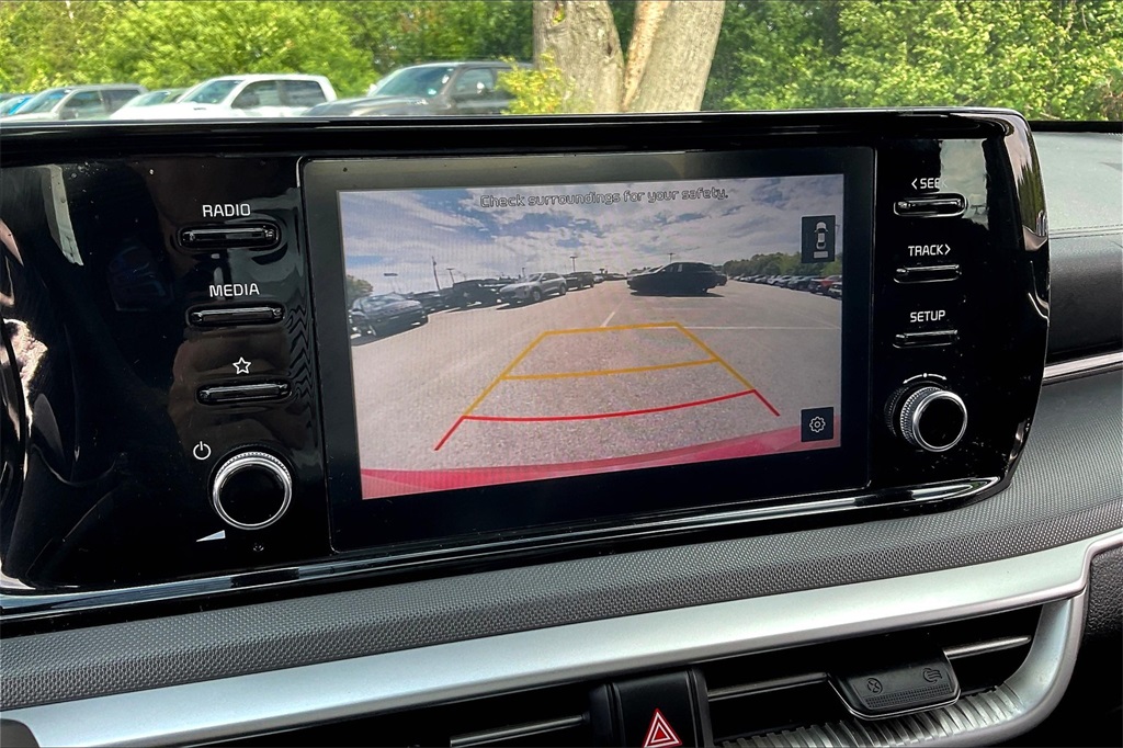 2021 Kia K5 LXS - Photo 18