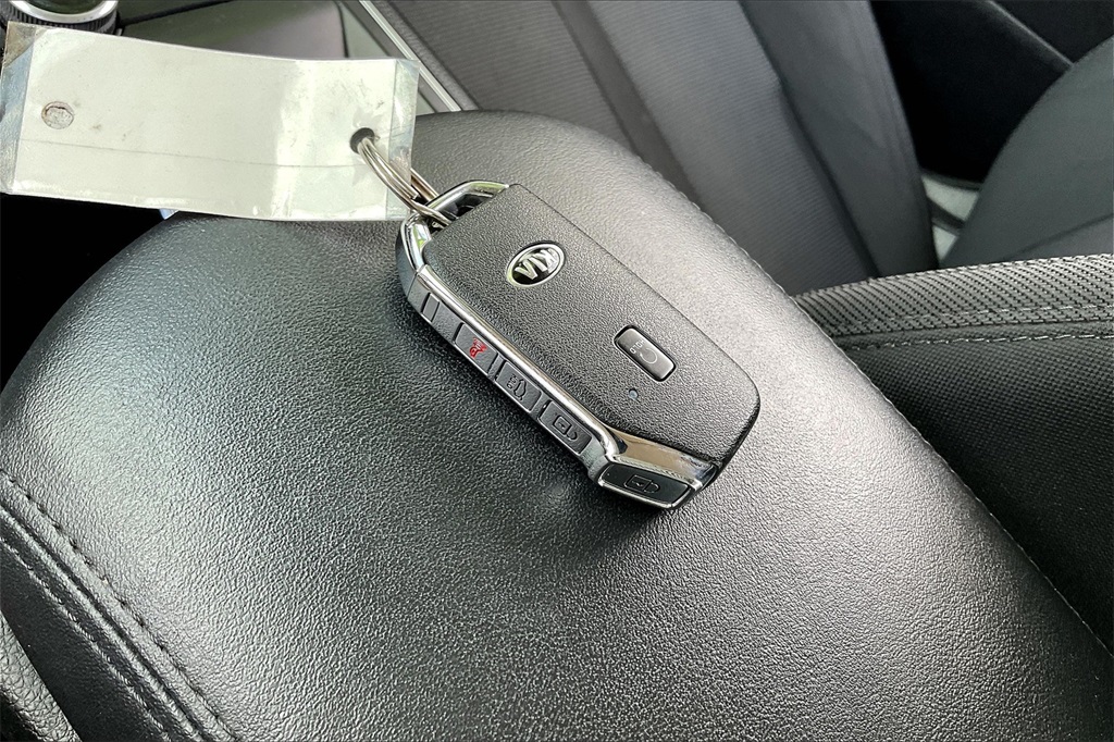 2021 Kia K5 LXS - Photo 27