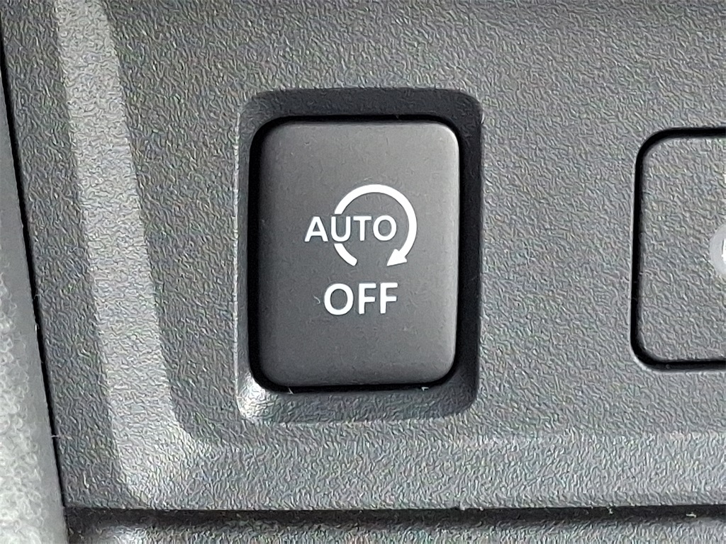 2025 Nissan Sentra SV - Photo 16