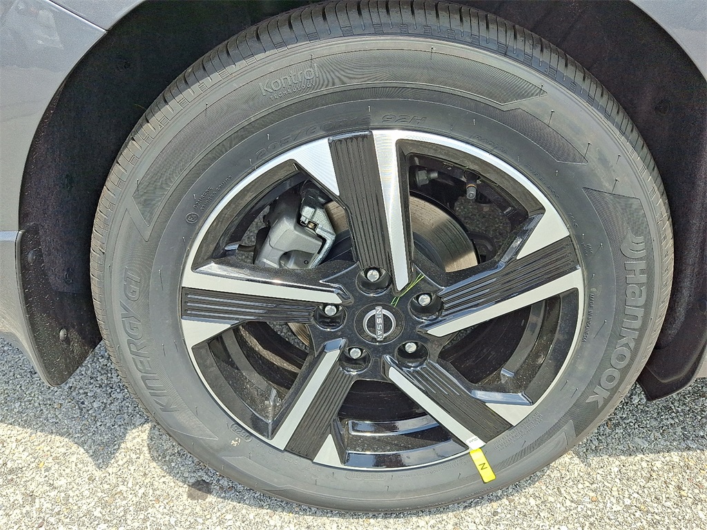 2025 Nissan Sentra SV - Photo 5