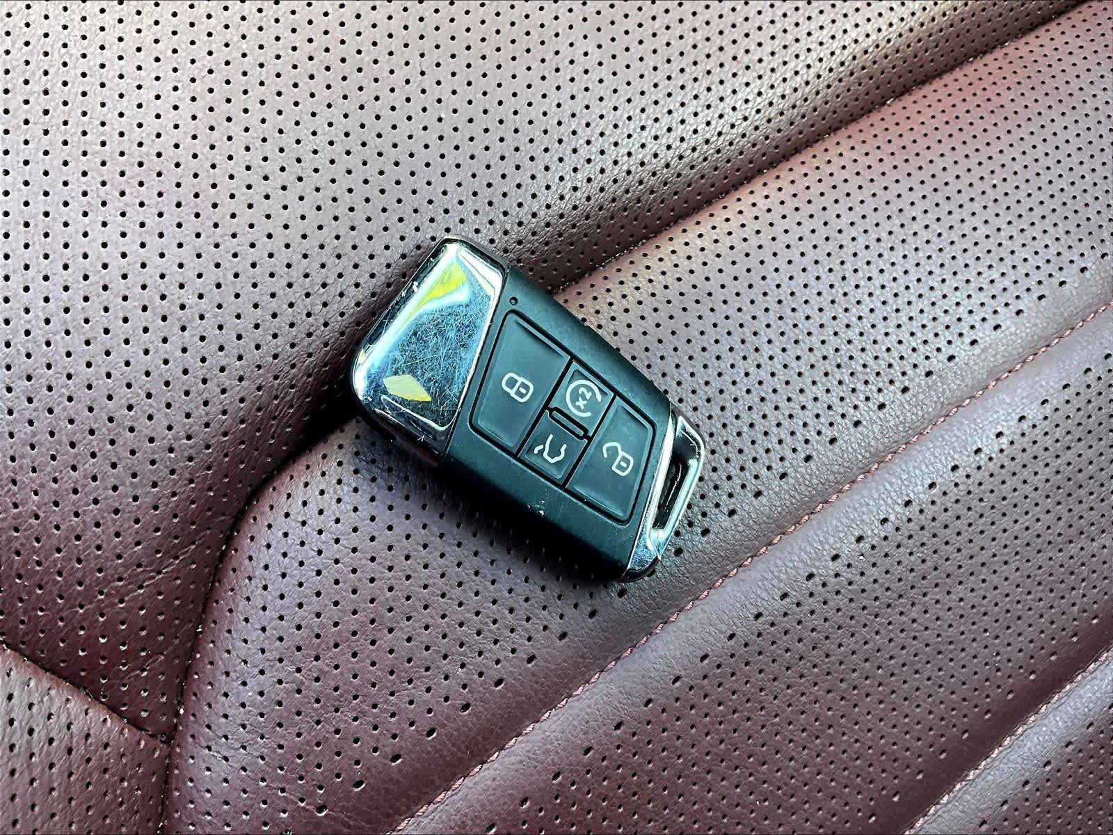 2021 Volkswagen Atlas Cross Sport 3.6L V6 SEL Premium - Photo 29