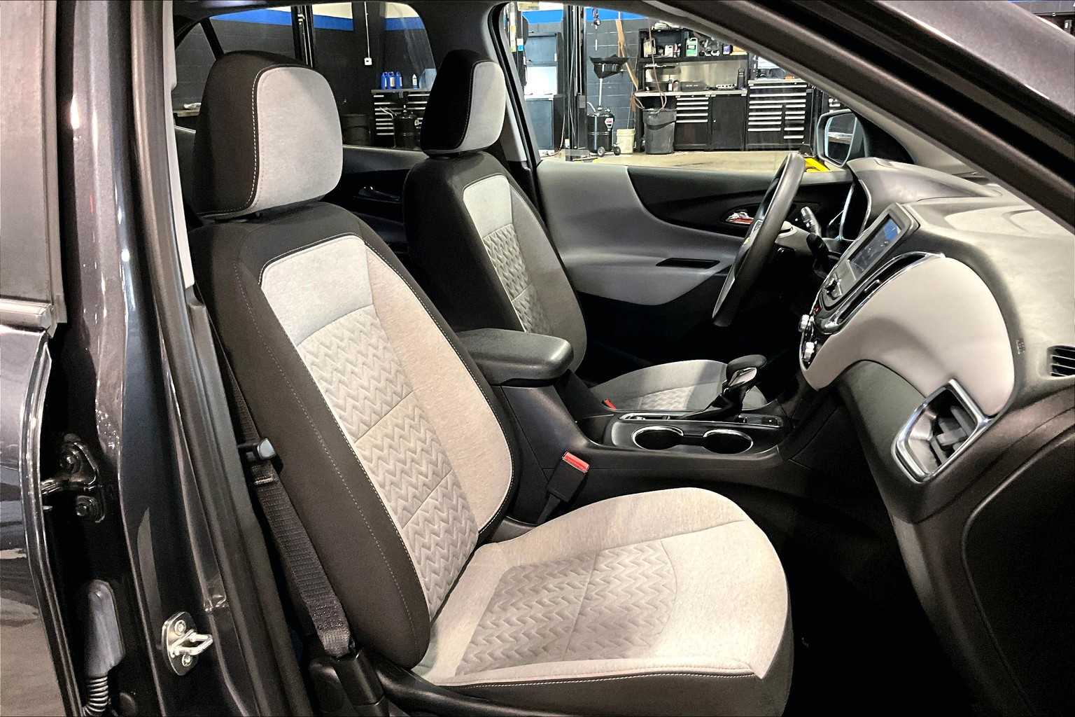 2022 Chevrolet Equinox LS - Photo 11