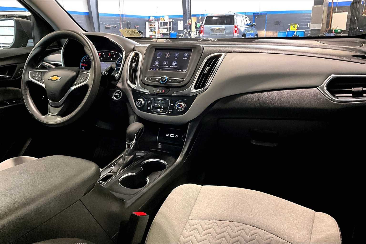 2022 Chevrolet Equinox LS - Photo 14