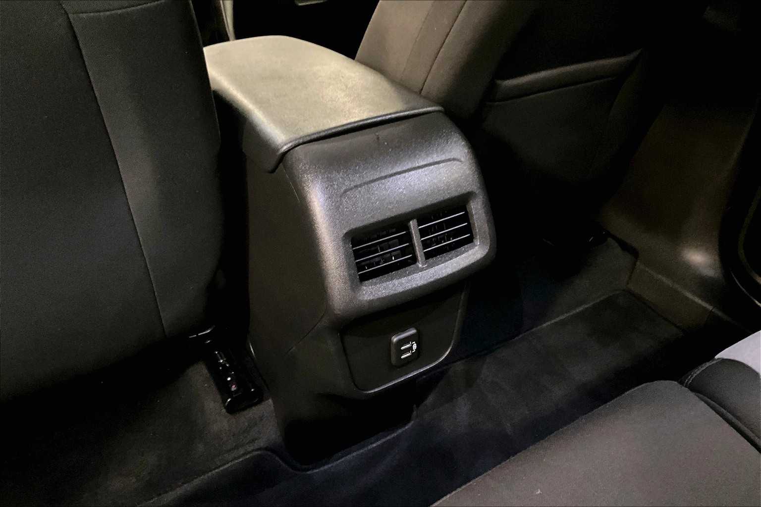 2022 Chevrolet Equinox LS - Photo 29