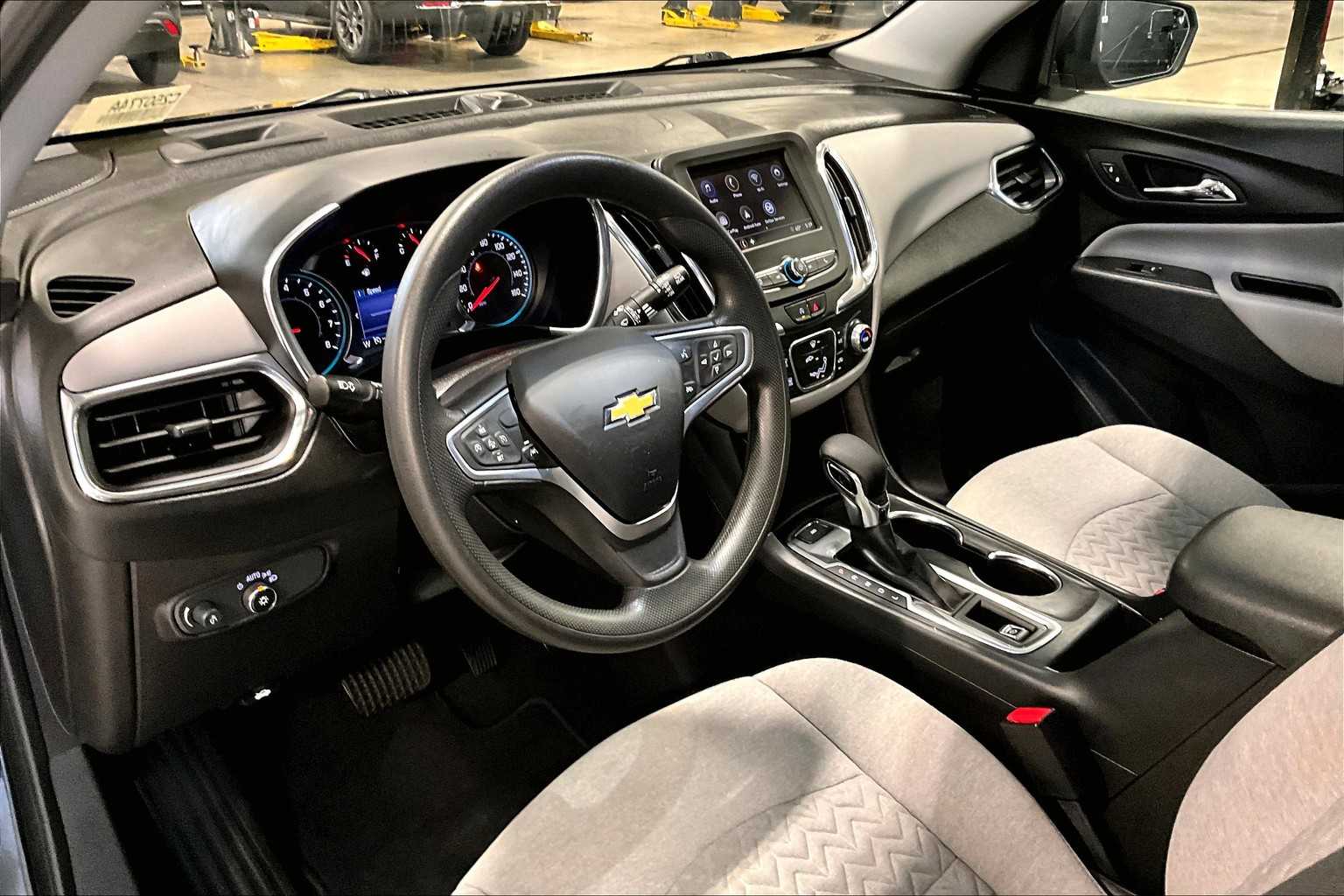 2022 Chevrolet Equinox LS - Photo 8