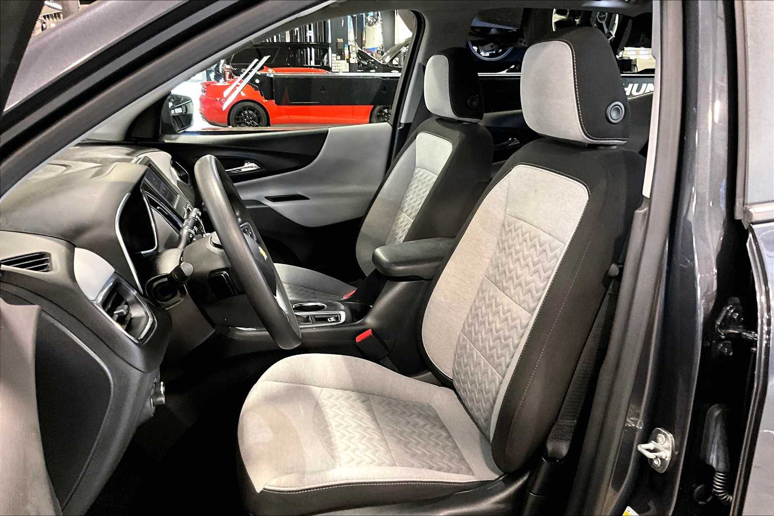 2022 Chevrolet Equinox LS - Photo 10