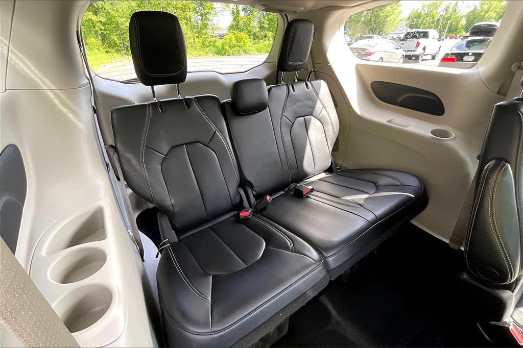 2023 Chrysler Pacifica Touring L - Photo 17