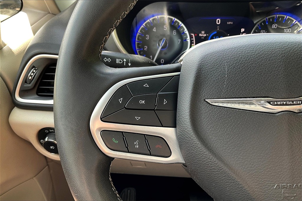 2023 Chrysler Pacifica Touring L - Photo 24