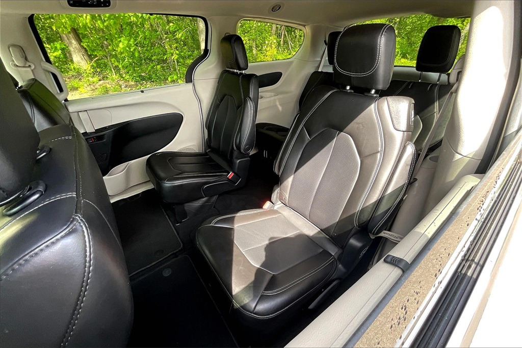 2023 Chrysler Pacifica Touring L - Photo 26