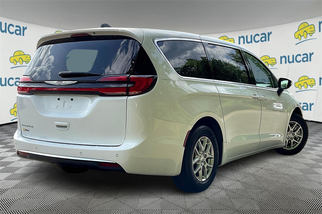 2023 Chrysler Pacifica Touring L - Photo 6