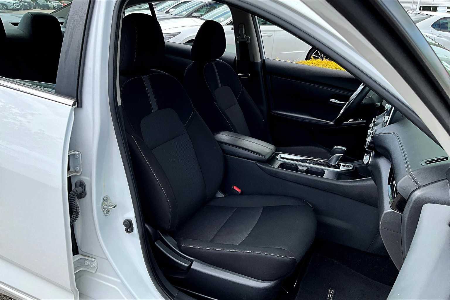 2022 Nissan Sentra SV - Photo 11