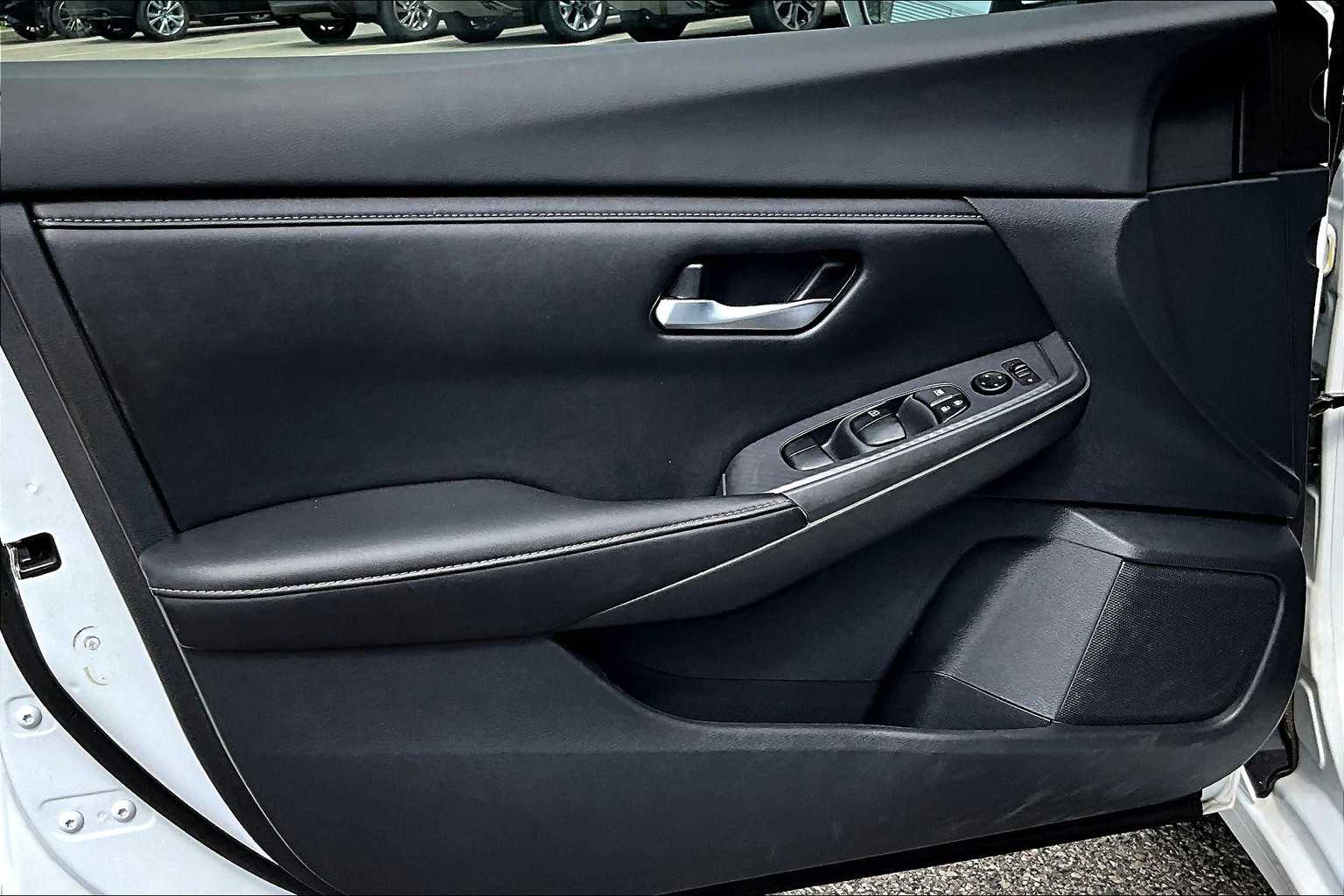 2022 Nissan Sentra SV - Photo 9