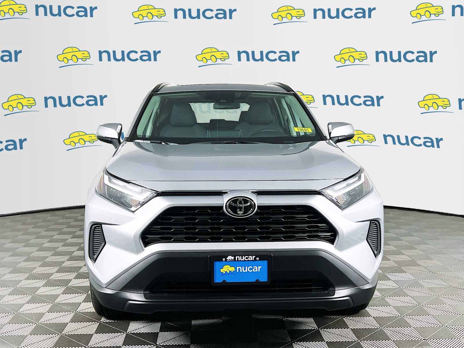 2025 Toyota RAV4 XLE - Photo 2