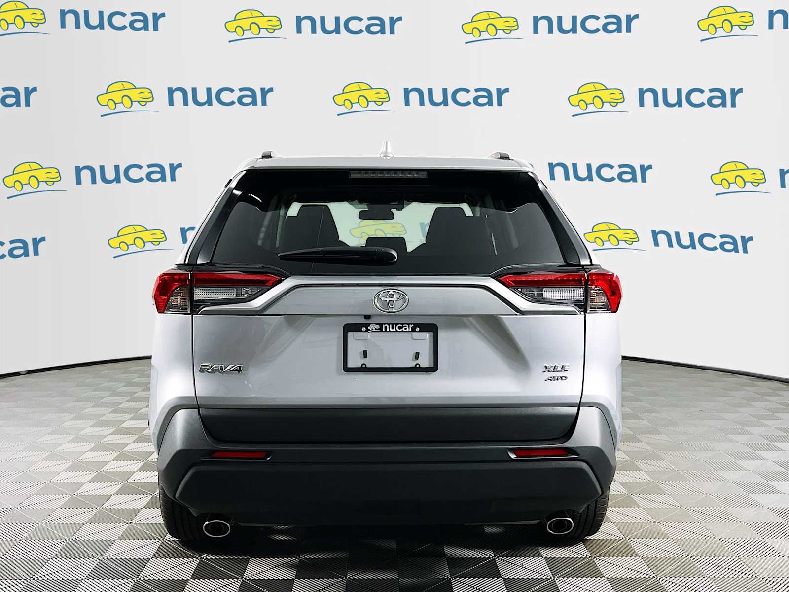 2025 Toyota RAV4 XLE - Photo 5