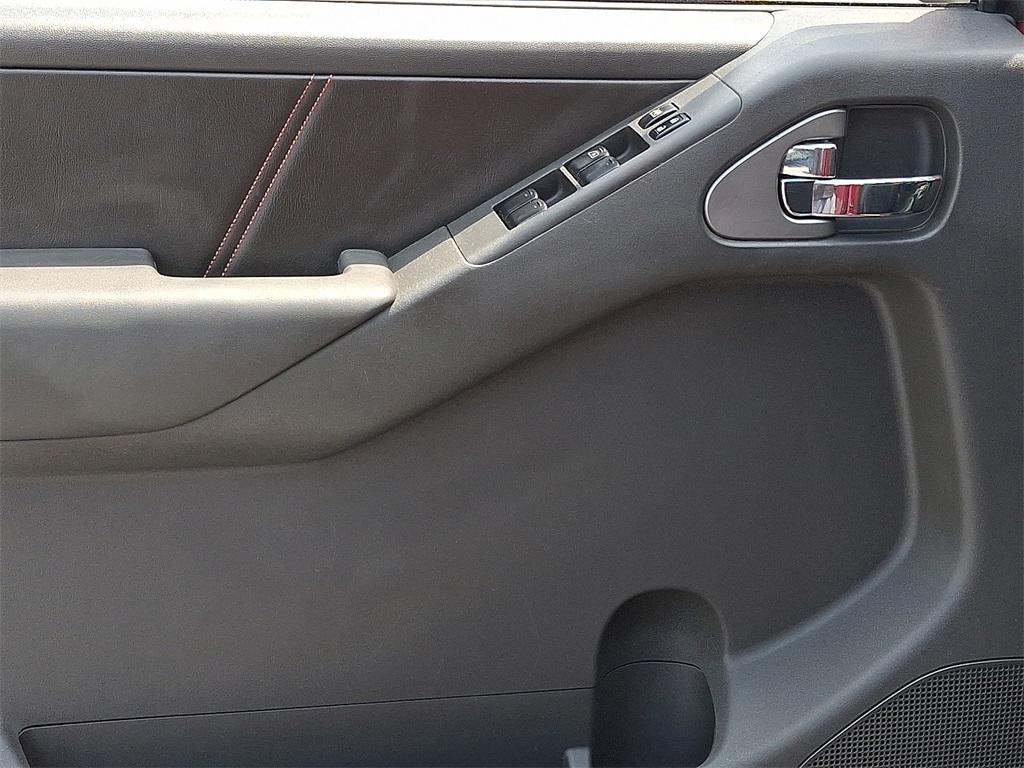 2010 Nissan Frontier PRO-4X - Photo 13