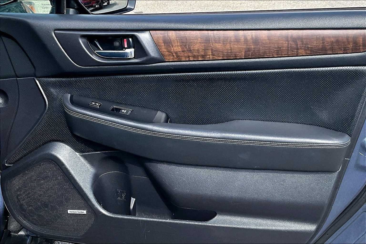 2016 Subaru Outback 2.5i Limited - Photo 12