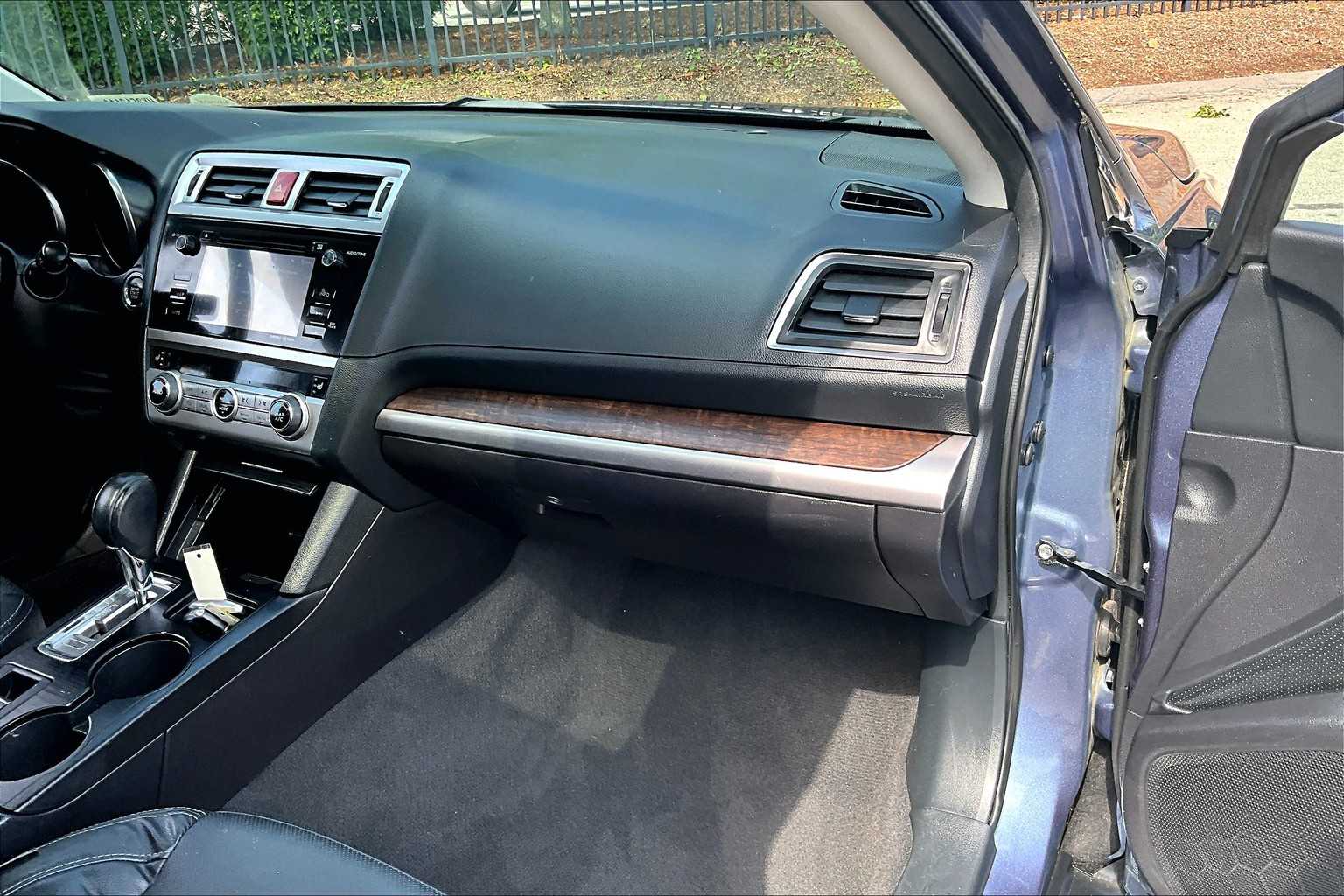 2016 Subaru Outback 2.5i Limited - Photo 13