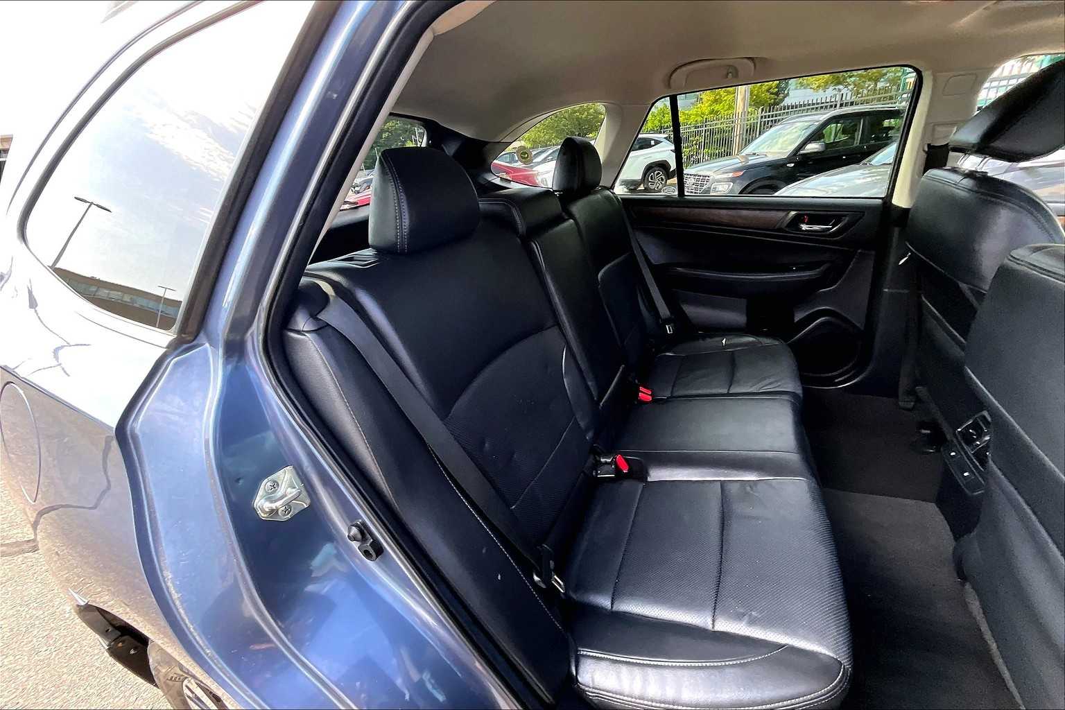 2016 Subaru Outback 2.5i Limited - Photo 16