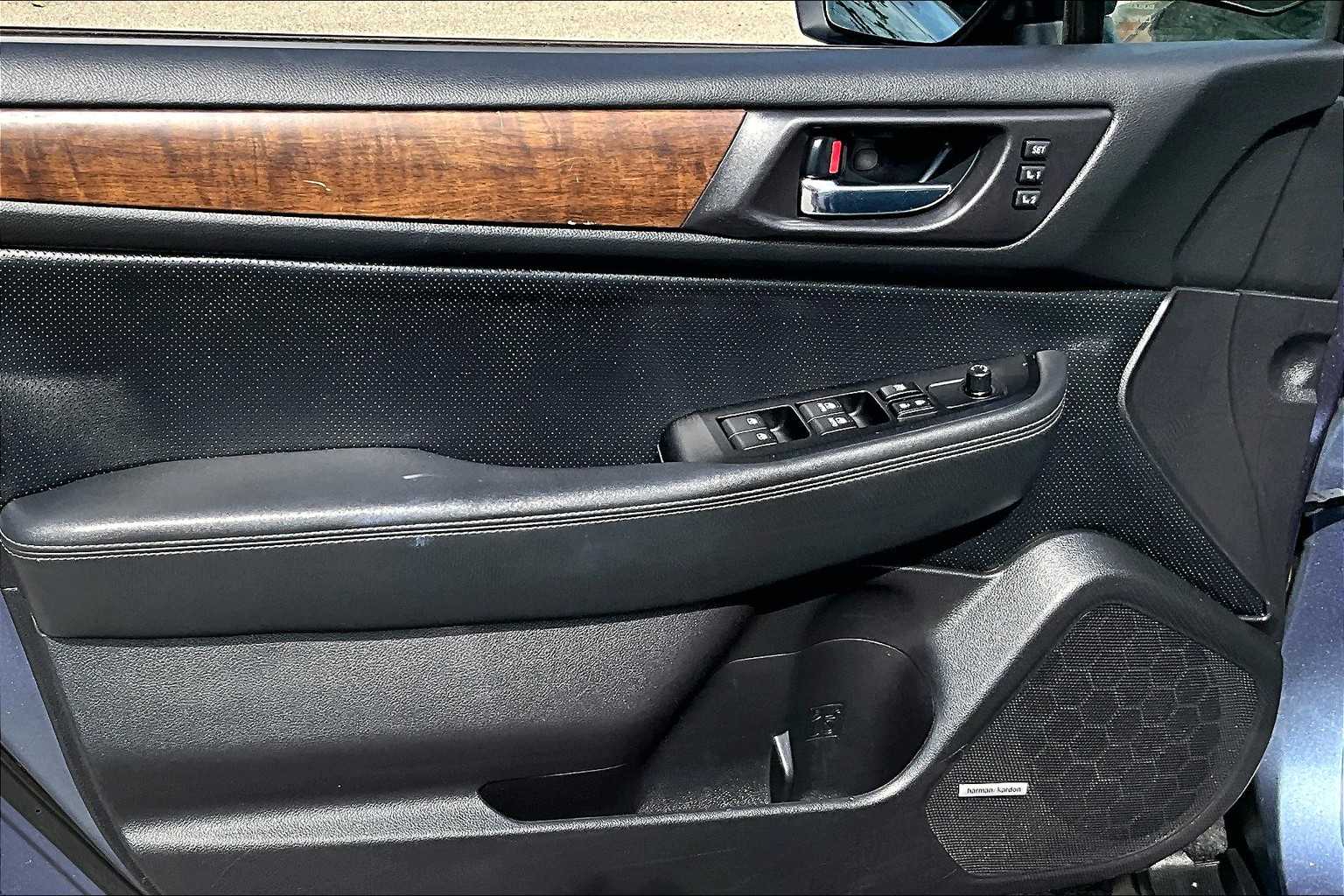 2016 Subaru Outback 2.5i Limited - Photo 9