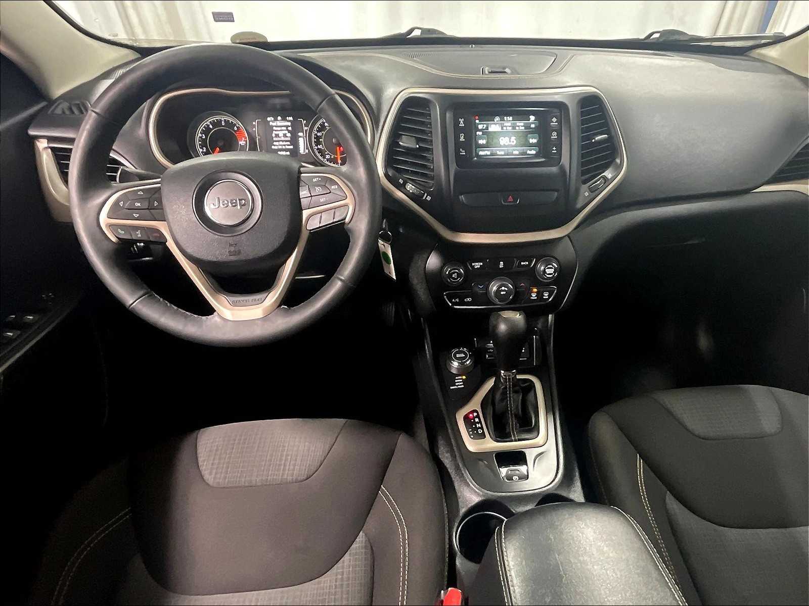 2016 Jeep Cherokee Altitude - Photo 22