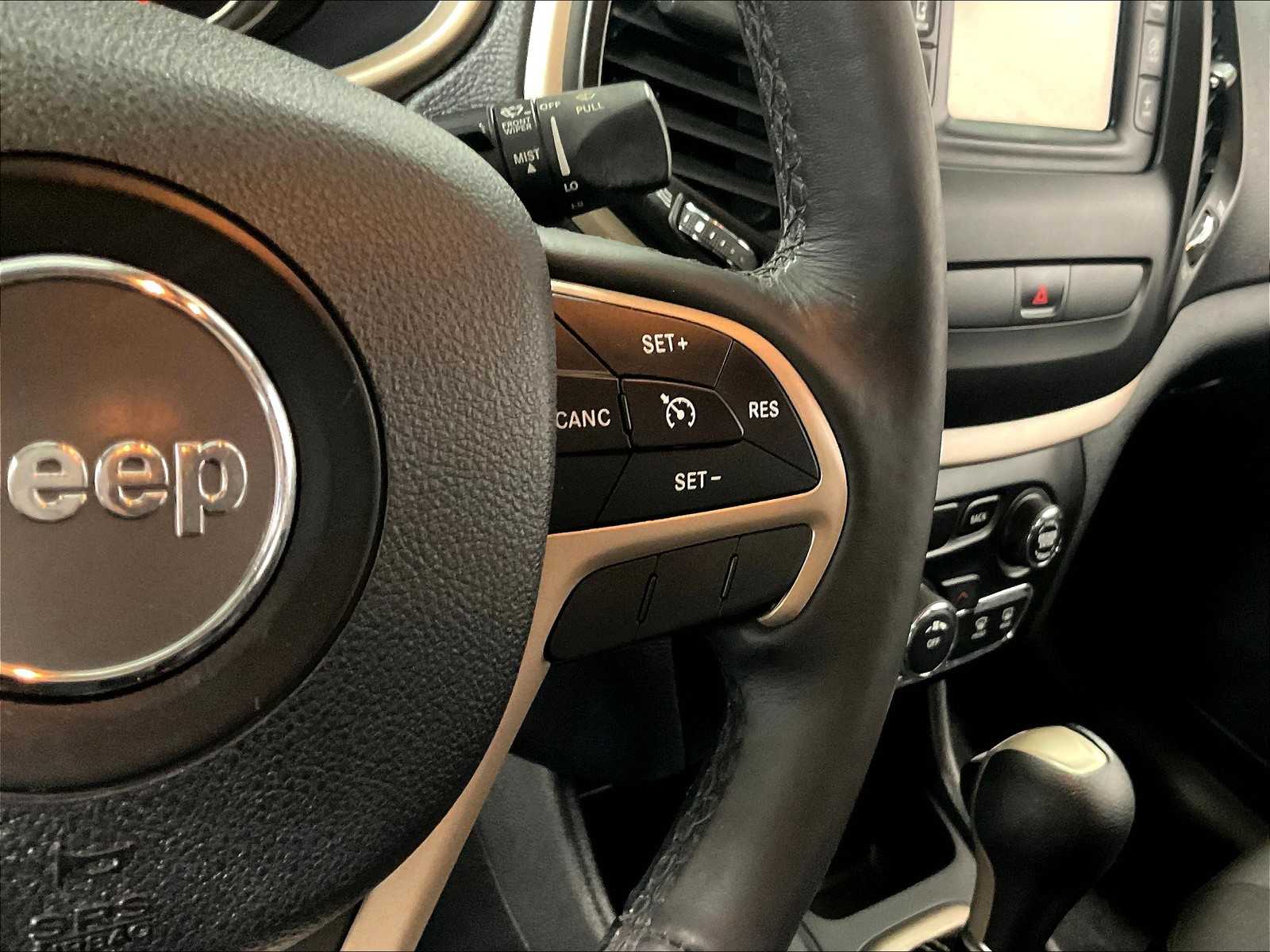 2016 Jeep Cherokee Altitude - Photo 24