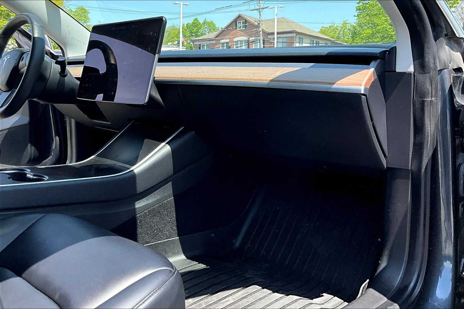 2020 Tesla Model 3 Long Range - Photo 14