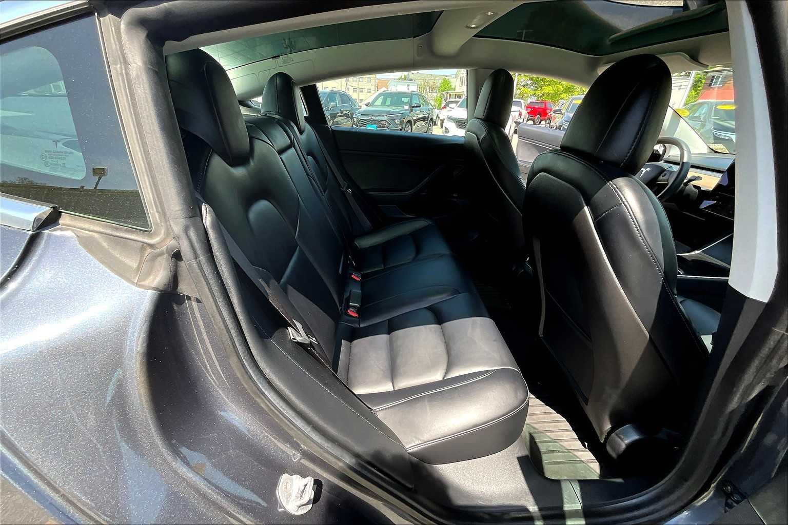 2020 Tesla Model 3 Long Range - Photo 16