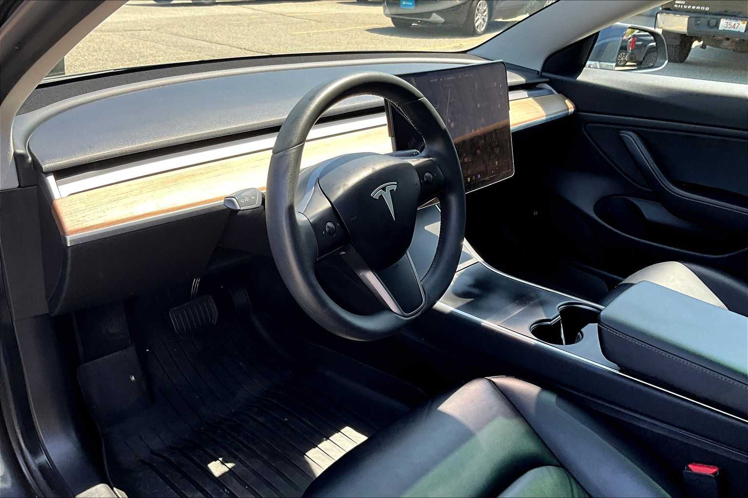 2020 Tesla Model 3 Long Range - Photo 8
