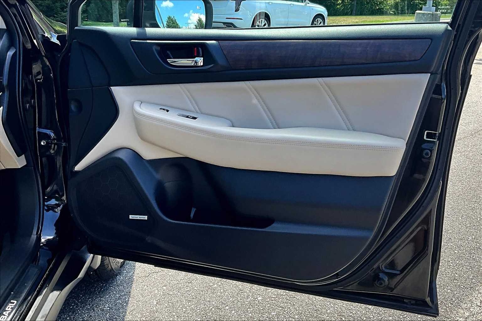 2018 Subaru Outback Limited - Photo 12