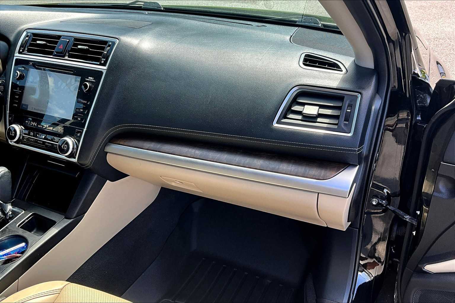 2018 Subaru Outback Limited - Photo 13