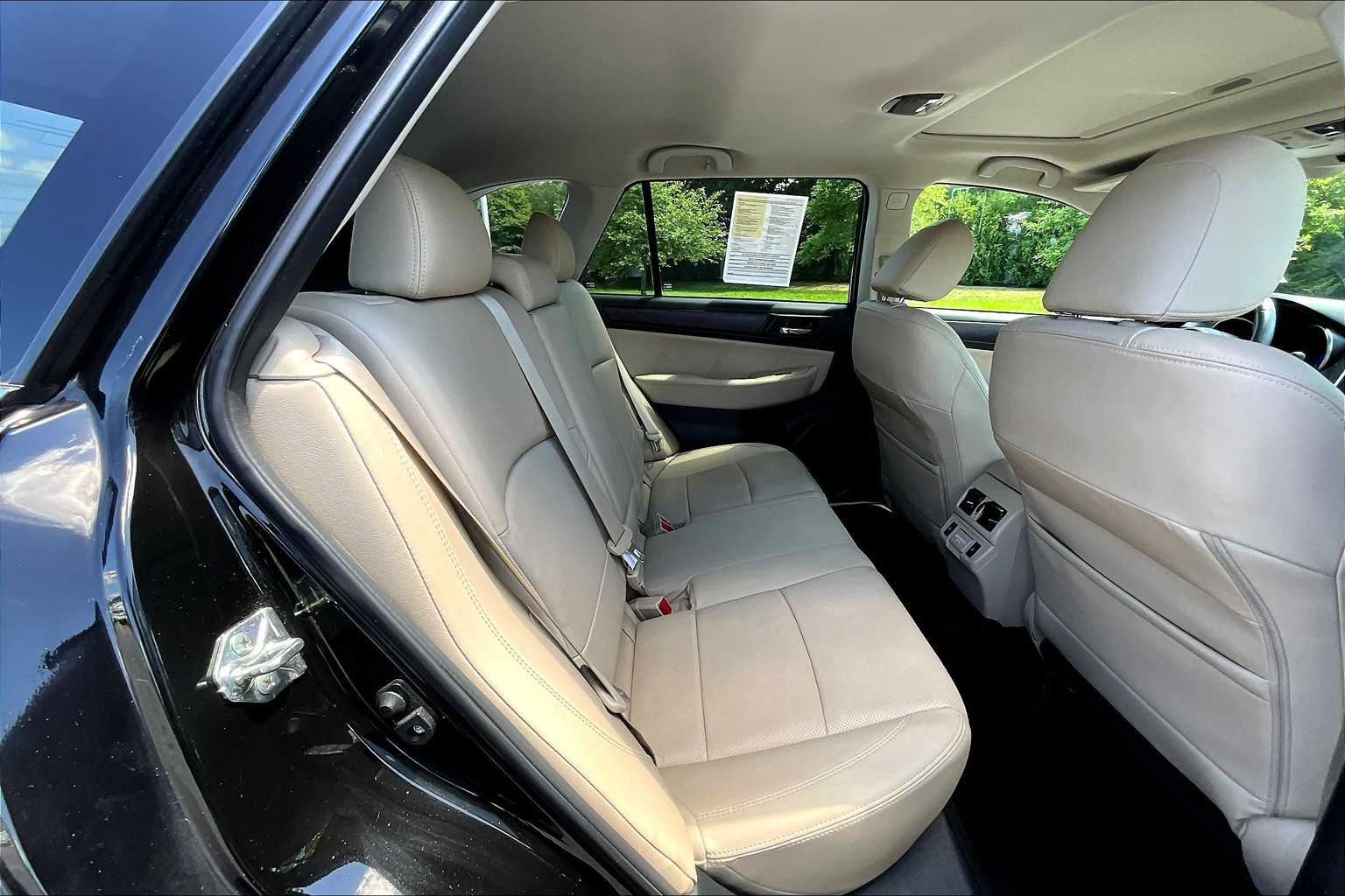 2018 Subaru Outback Limited - Photo 16
