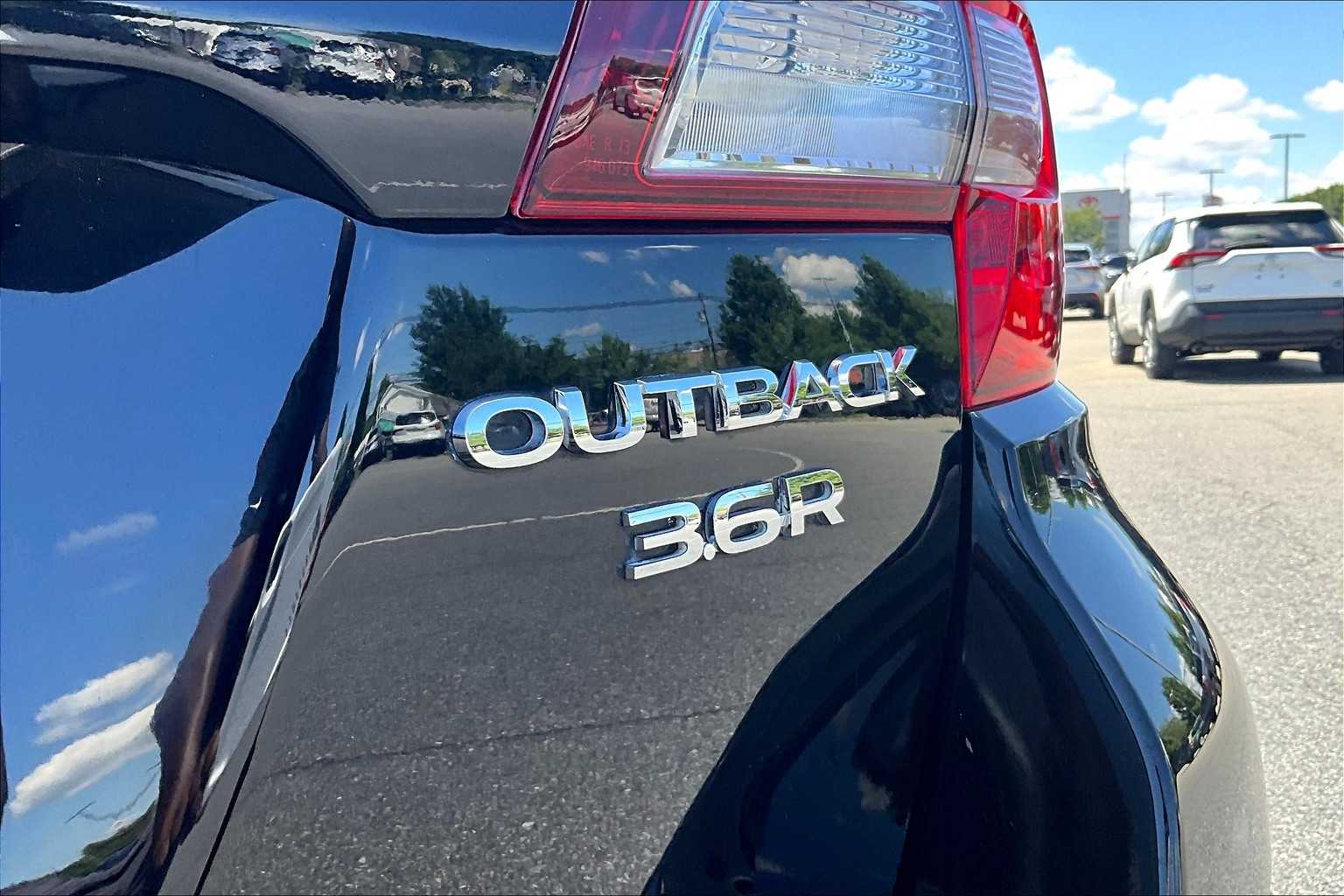 2018 Subaru Outback Limited - Photo 29