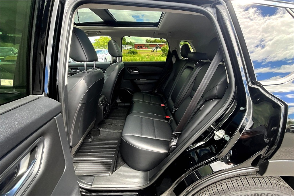 2024 Nissan Rogue SV - Photo 15