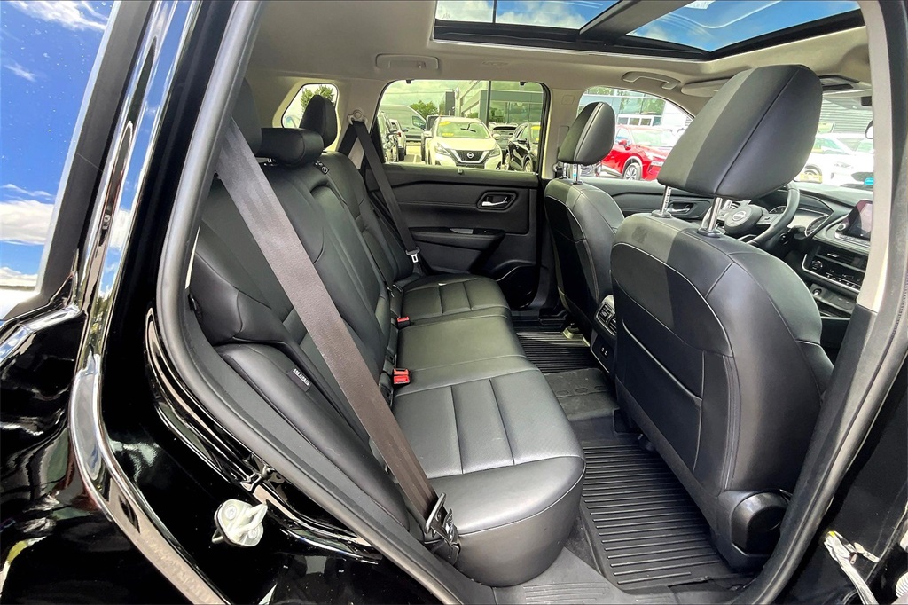 2024 Nissan Rogue SV - Photo 16