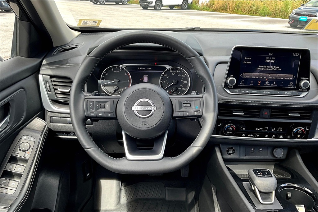 2024 Nissan Rogue SV - Photo 17