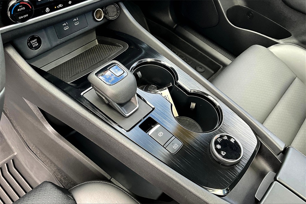 2024 Nissan Rogue SV - Photo 20