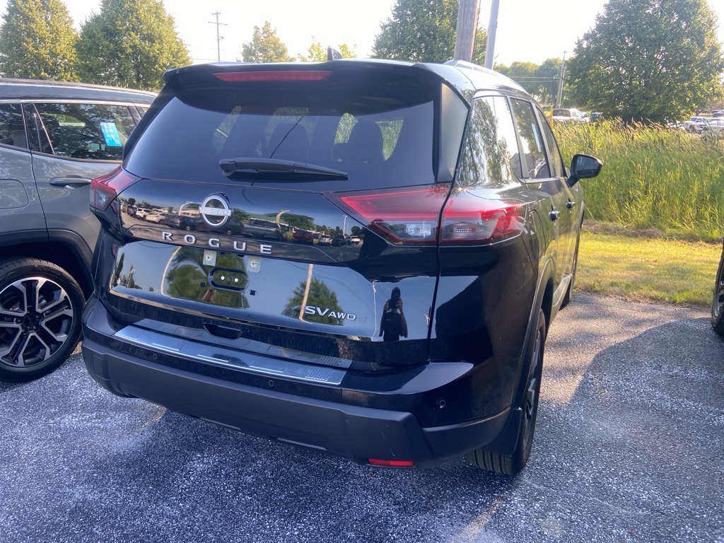 2024 Nissan Rogue SV - Photo 4