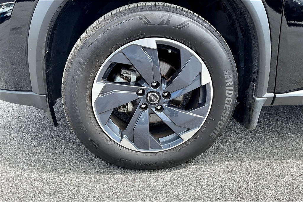 2024 Nissan Rogue SV - Photo 7