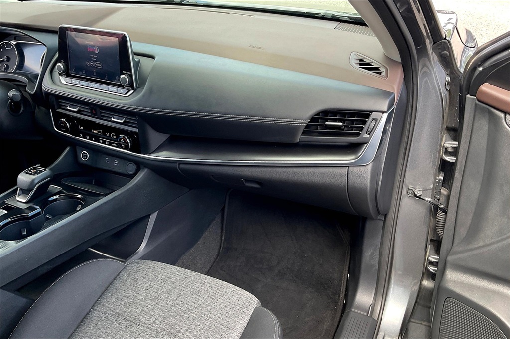 2023 Nissan Rogue SV - Photo 12