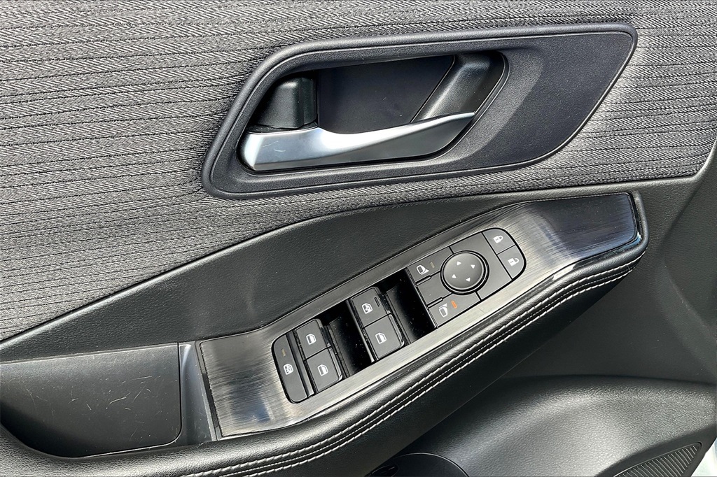 2023 Nissan Rogue SV - Photo 37
