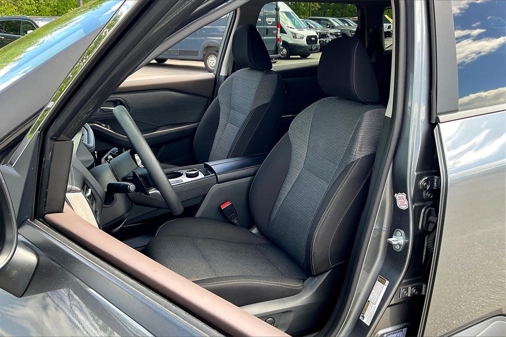 2023 Nissan Rogue SV - Photo 9