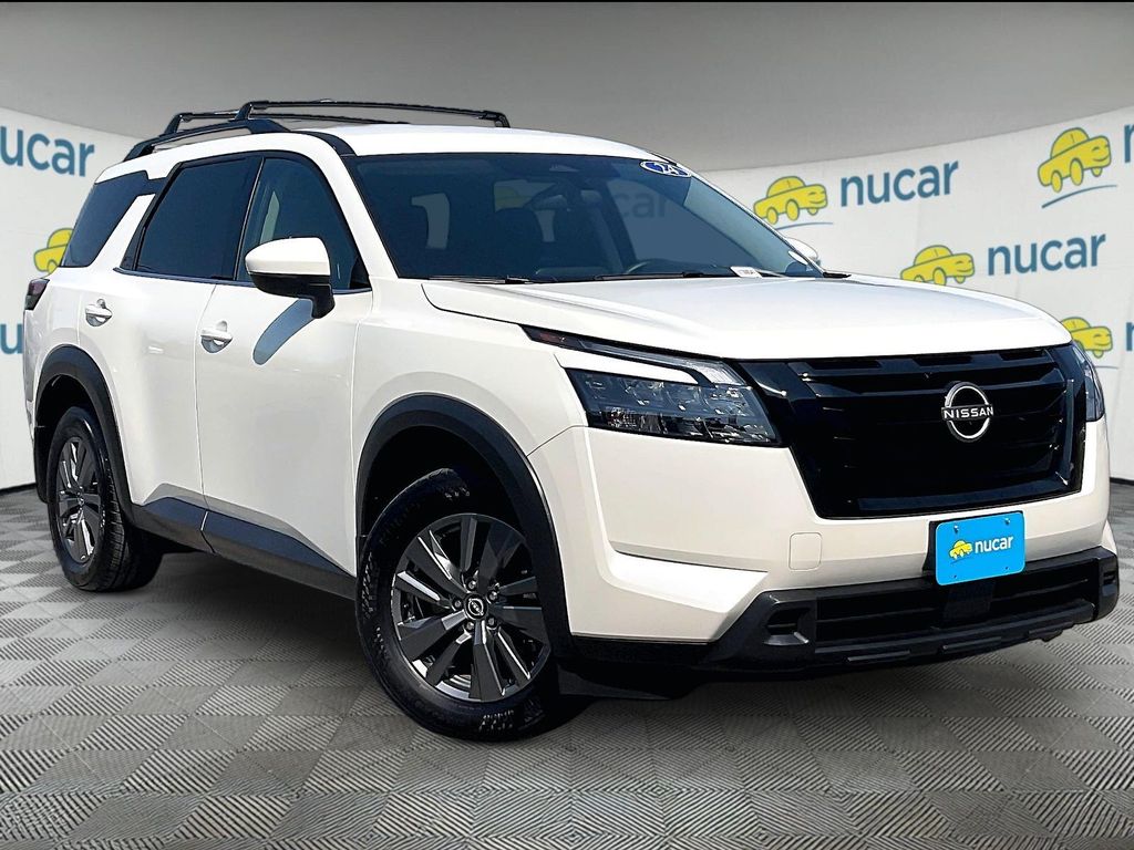 2024 Nissan Pathfinder SV