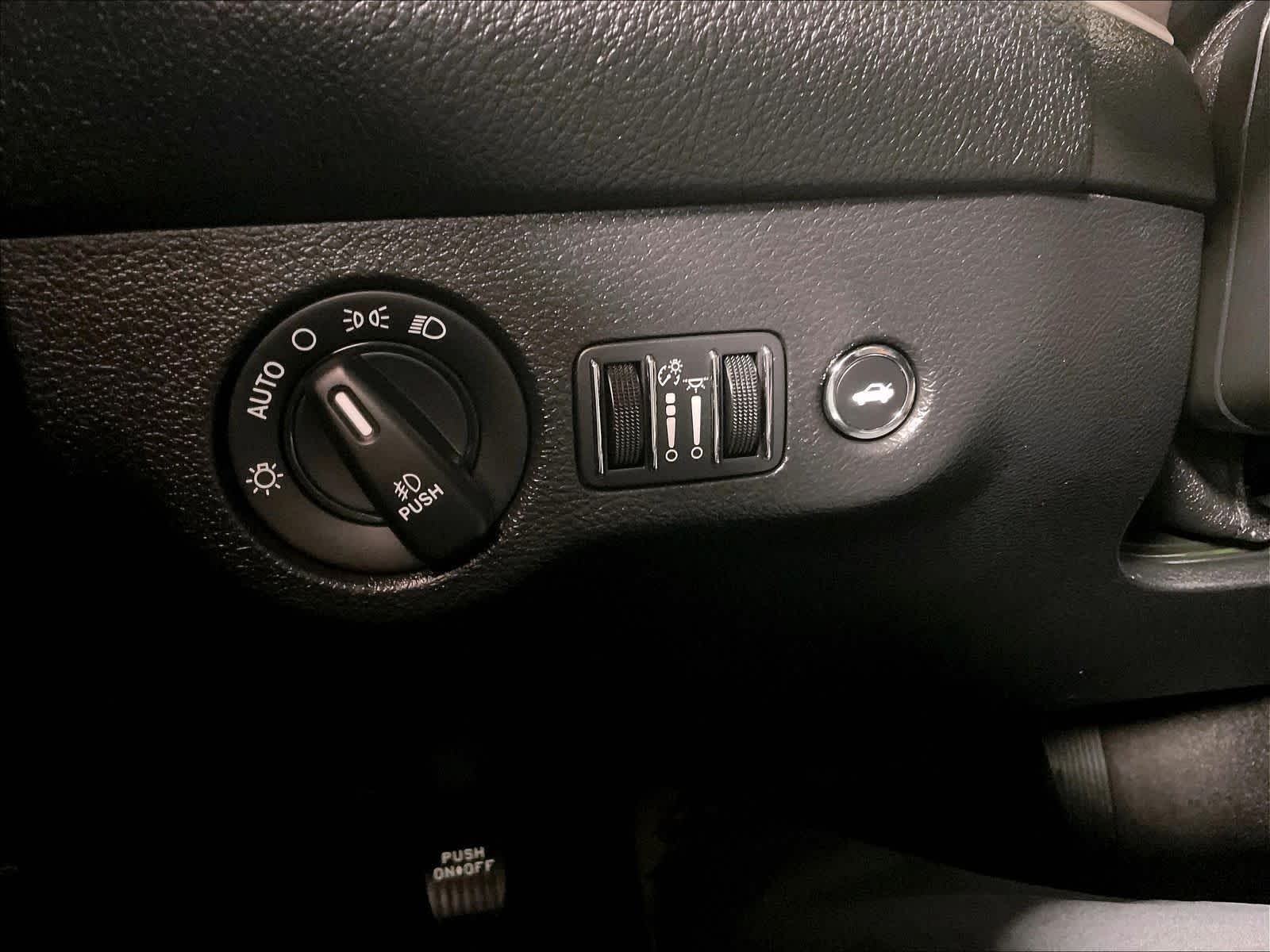 2022 Dodge Challenger R/T - Photo 25