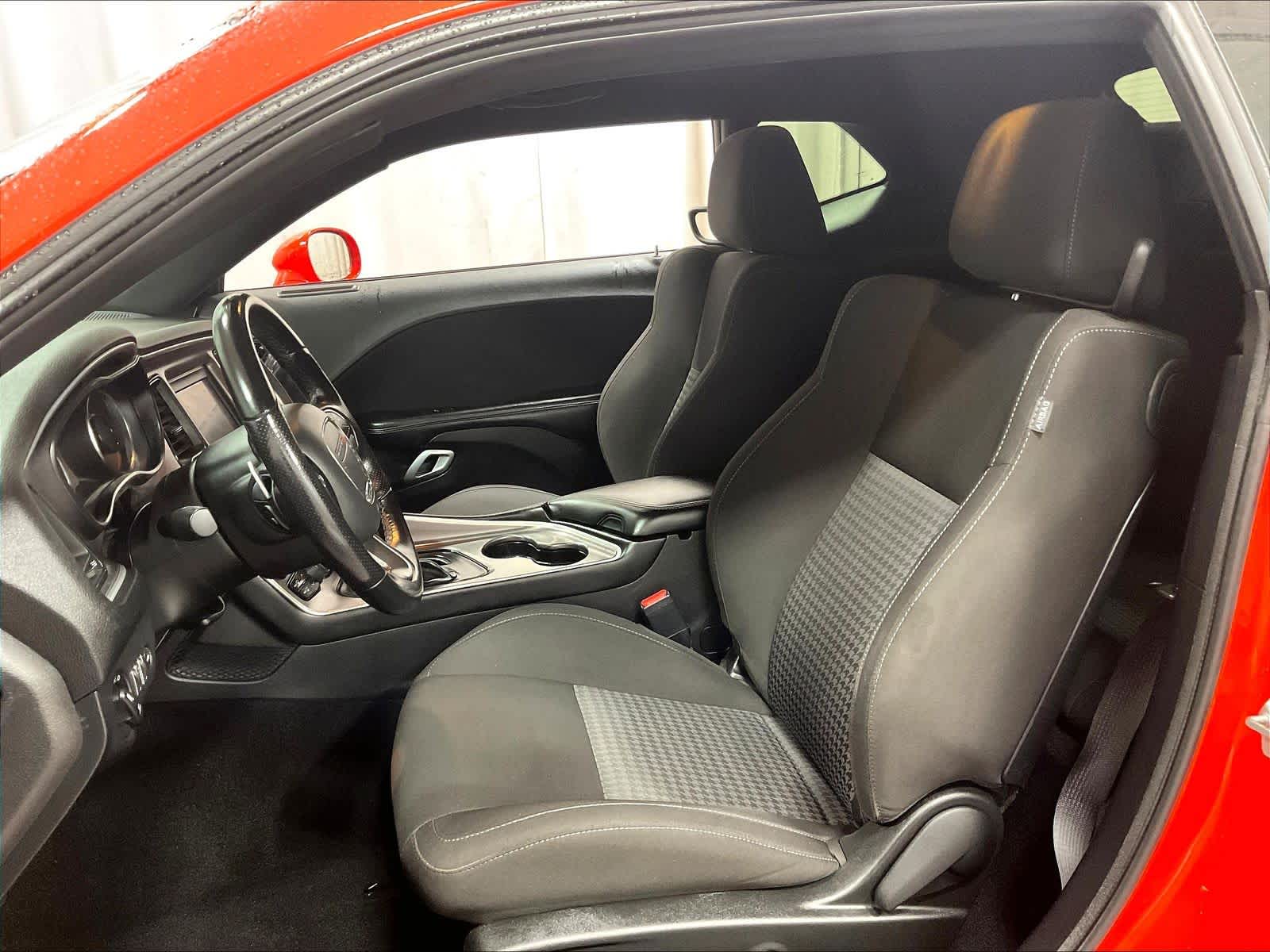 2022 Dodge Challenger R/T - Photo 10