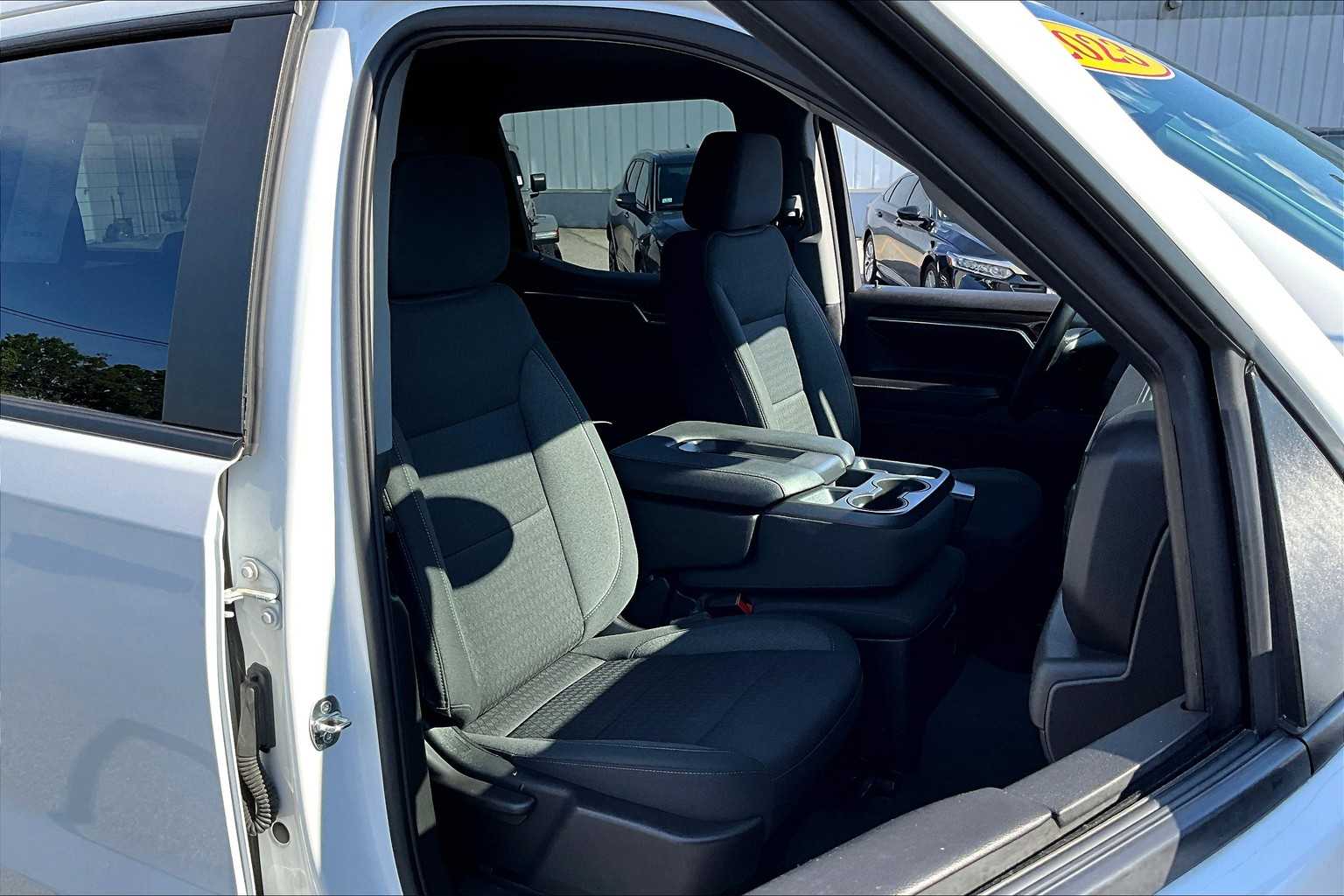 2023 Chevrolet Silverado 1500 LT - Photo 11