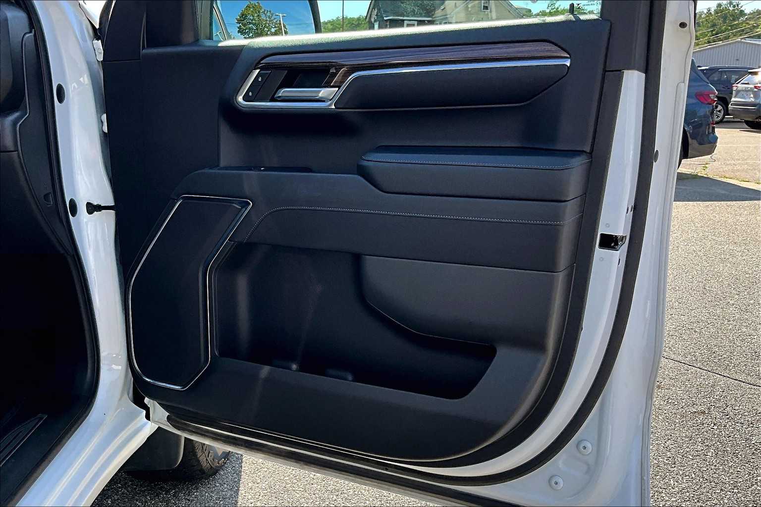 2023 Chevrolet Silverado 1500 LT - Photo 12